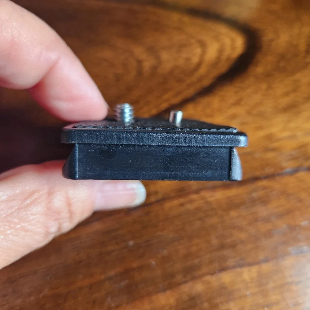 Tripod quick release plate for cameras quick mounting & dismounting